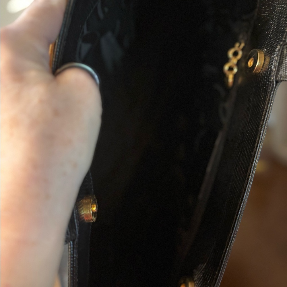 Salvatore Ferragamo Vala Vintage Black pebble Leather Tote Bag - Picture 3 of 11